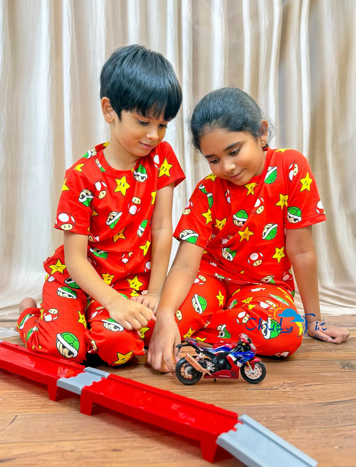 Red Toy Printed Set